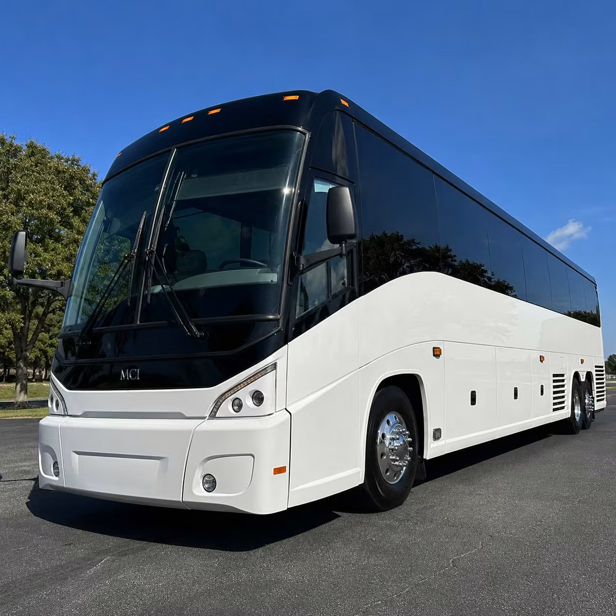 corporate and convention long distance transportation out of detroit metro