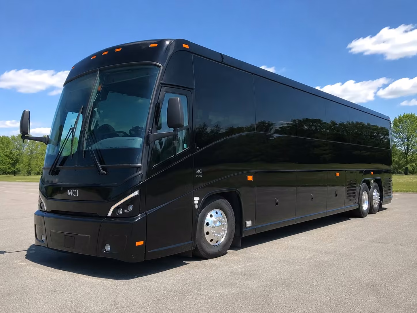 detroit airport shuttle transportation for corporate groups