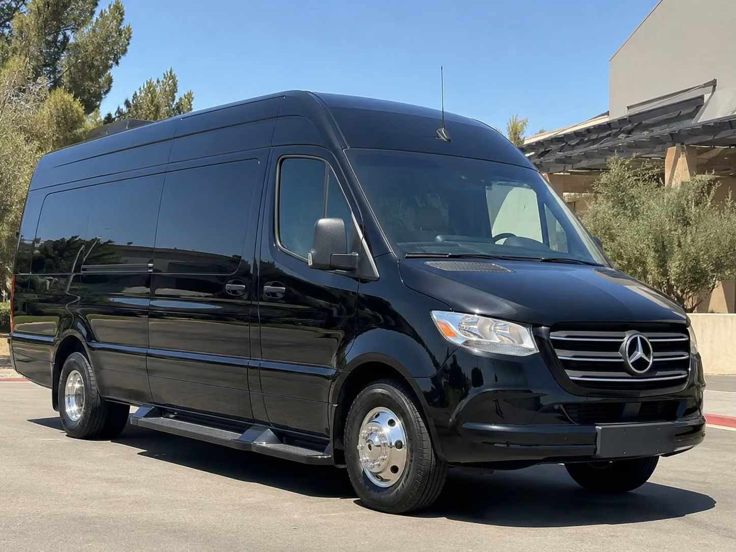 detroit wedding shuttle services transportation