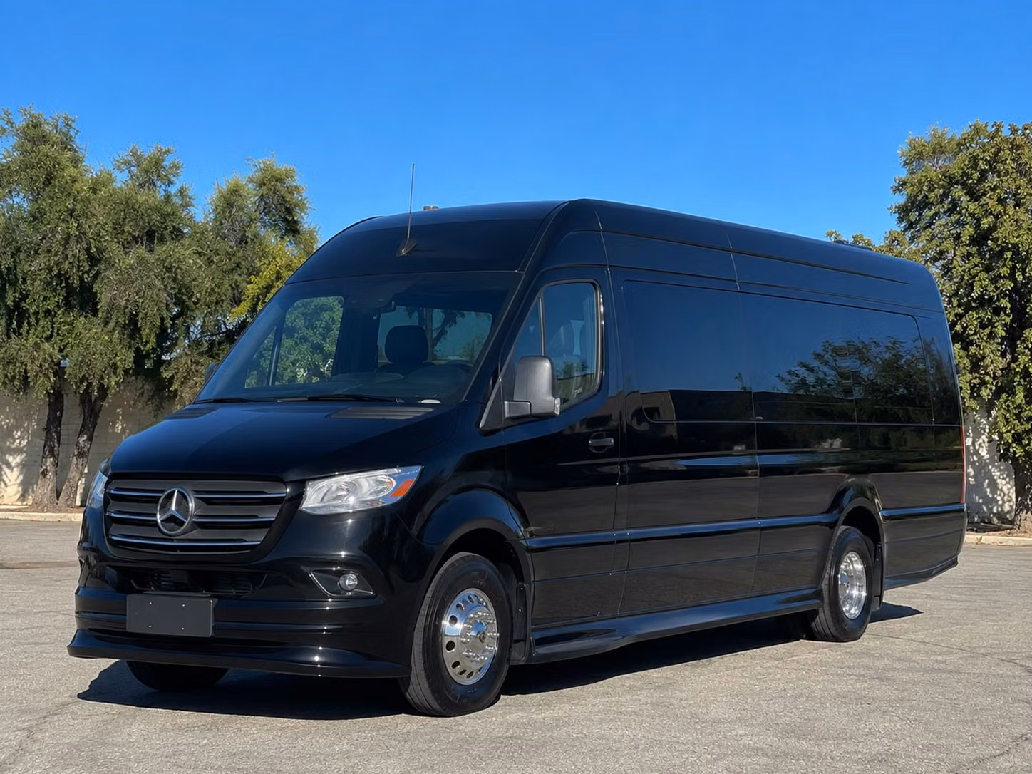 transportation serving detroit and nearby cities